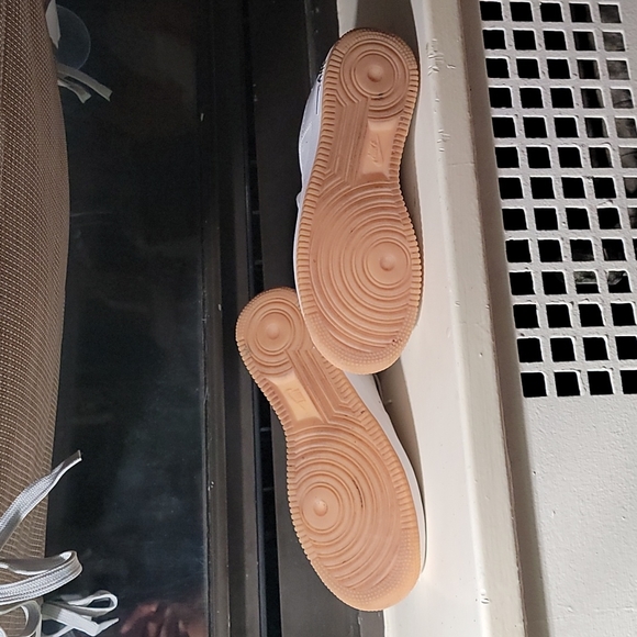 Nike Air force 1s sneakers in 7Y - Picture 4 of 7